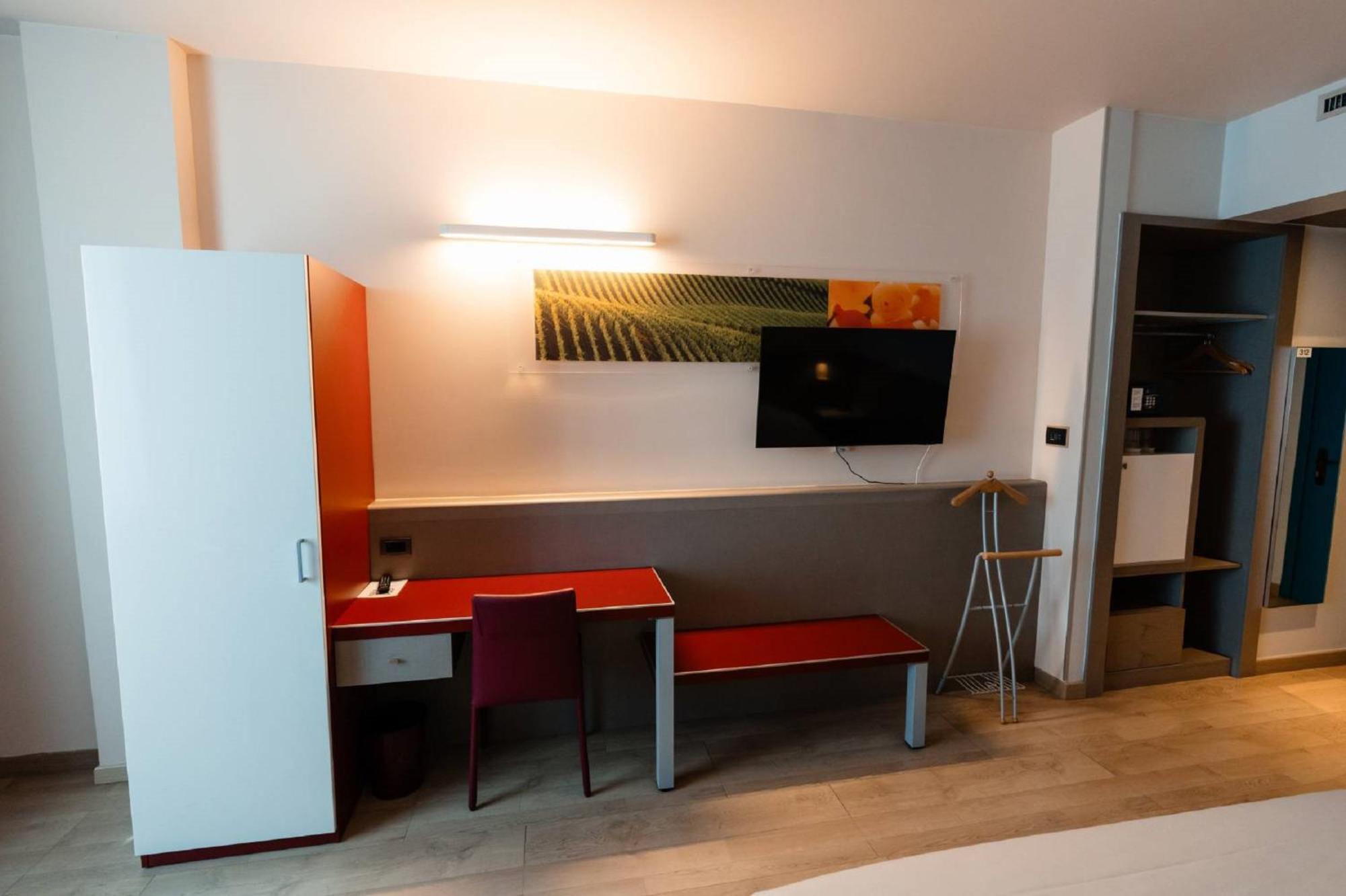 Hotel Ristorante I Castelli Alba  Esterno foto
