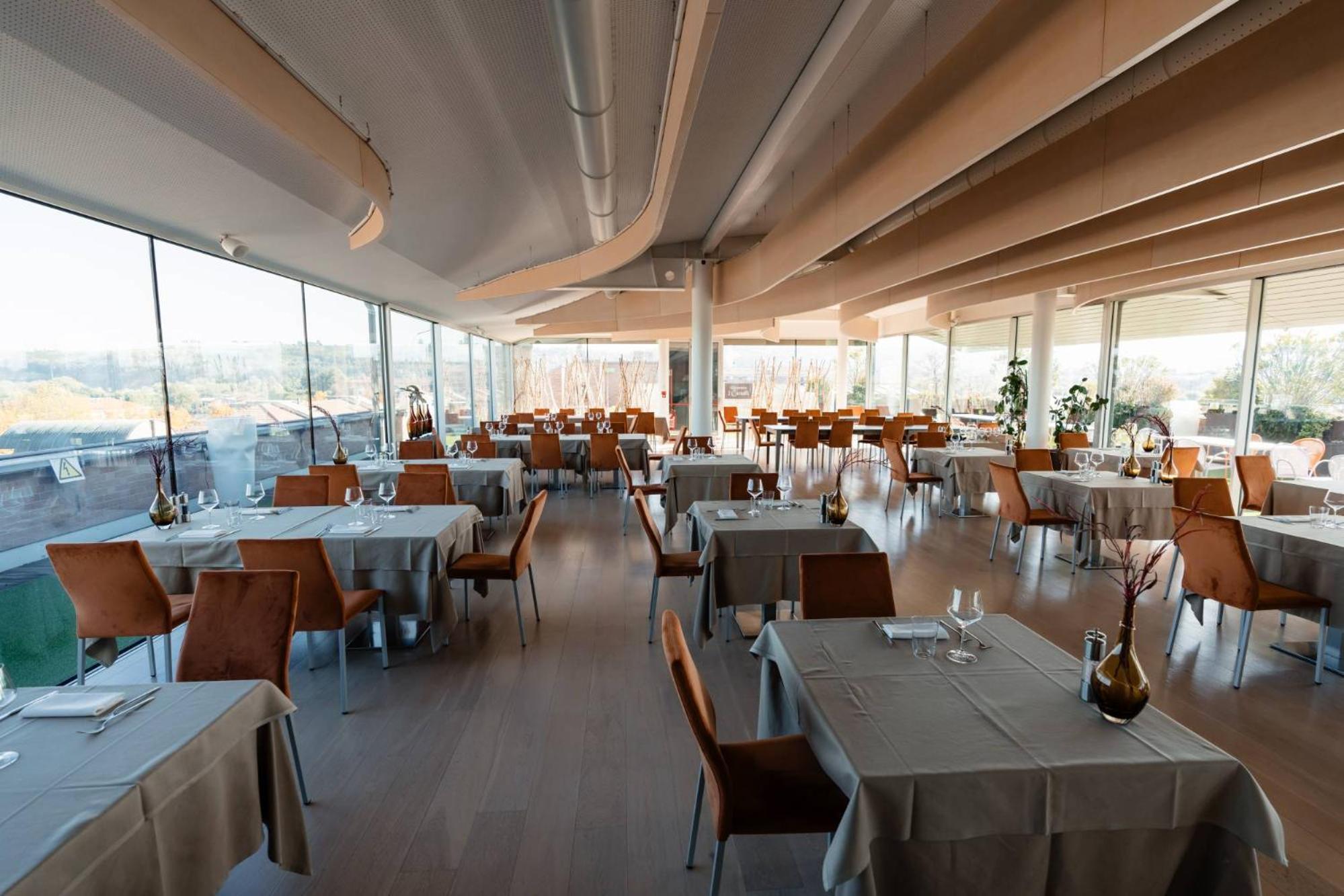 Hotel Ristorante I Castelli Alba  Esterno foto