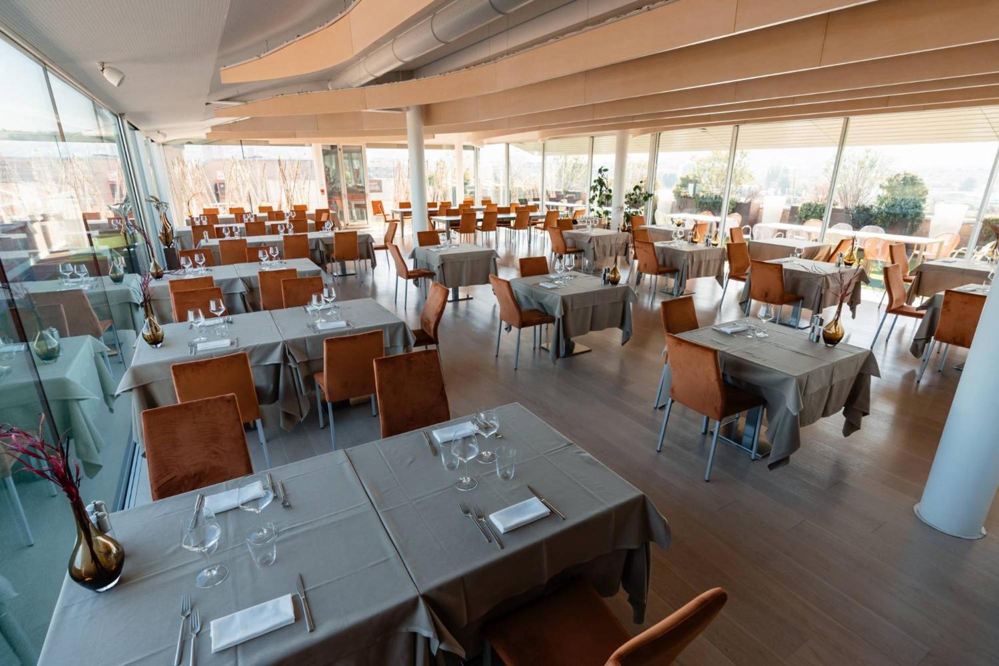 Hotel Ristorante I Castelli Alba  Esterno foto