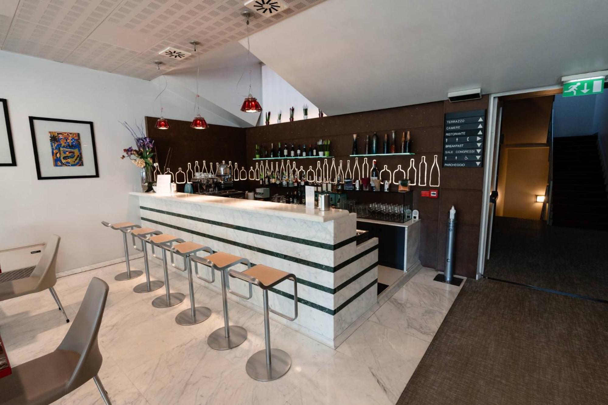 Hotel Ristorante I Castelli Alba  Esterno foto