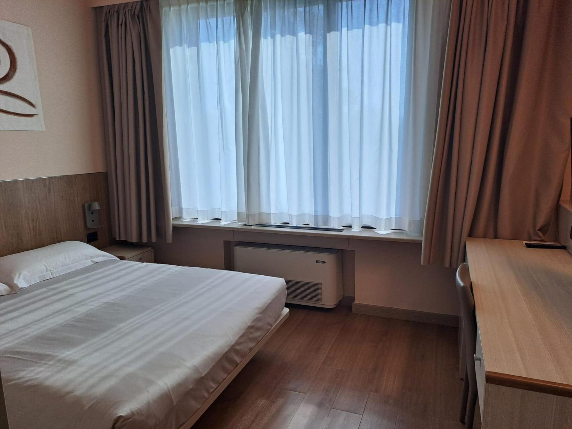 Hotel Ristorante I Castelli Alba  Esterno foto