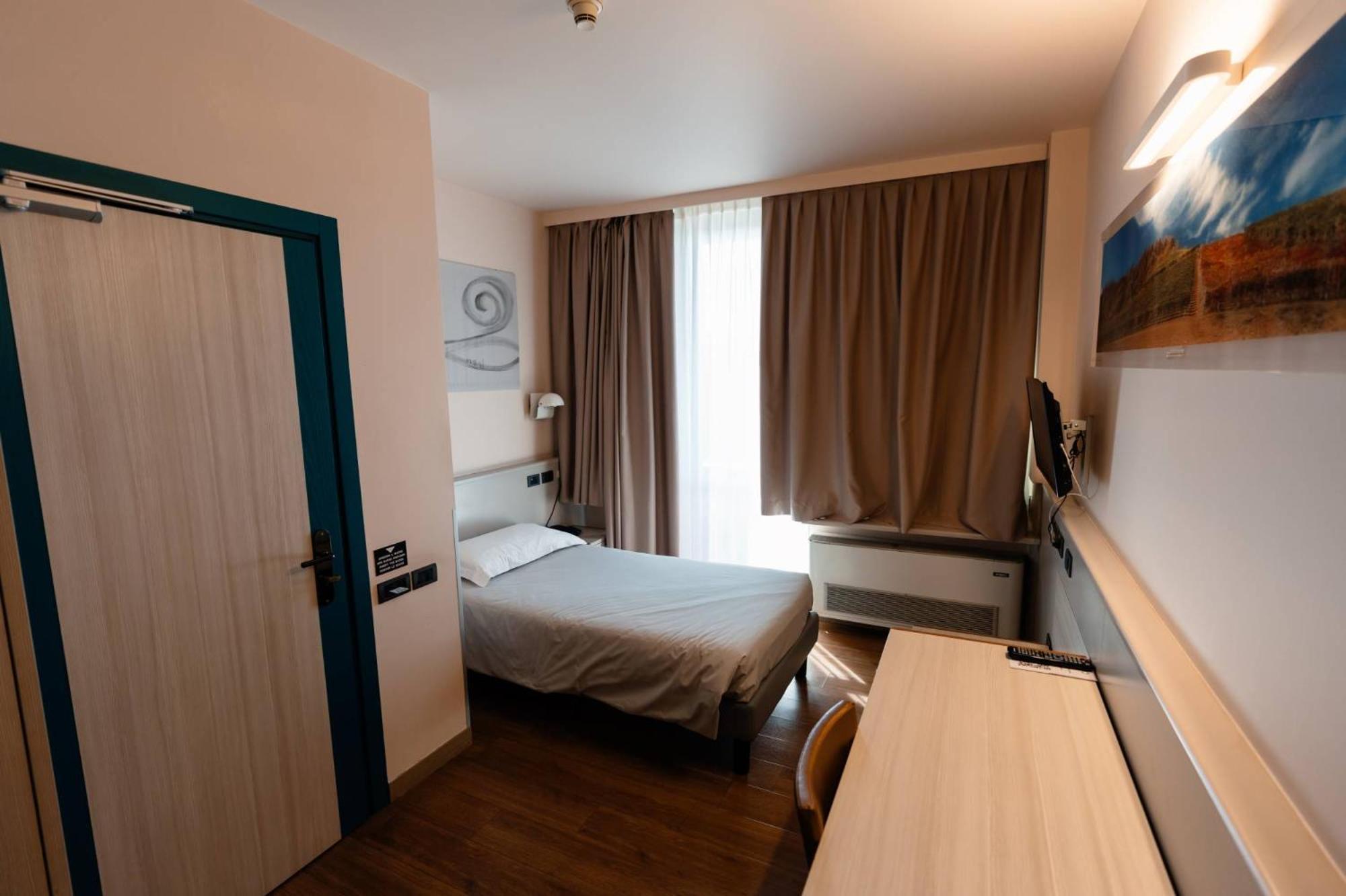 Hotel Ristorante I Castelli Alba  Esterno foto