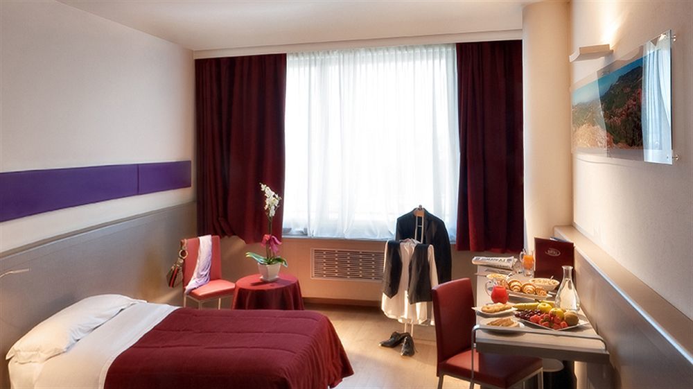 Hotel Ristorante I Castelli Alba  Esterno foto