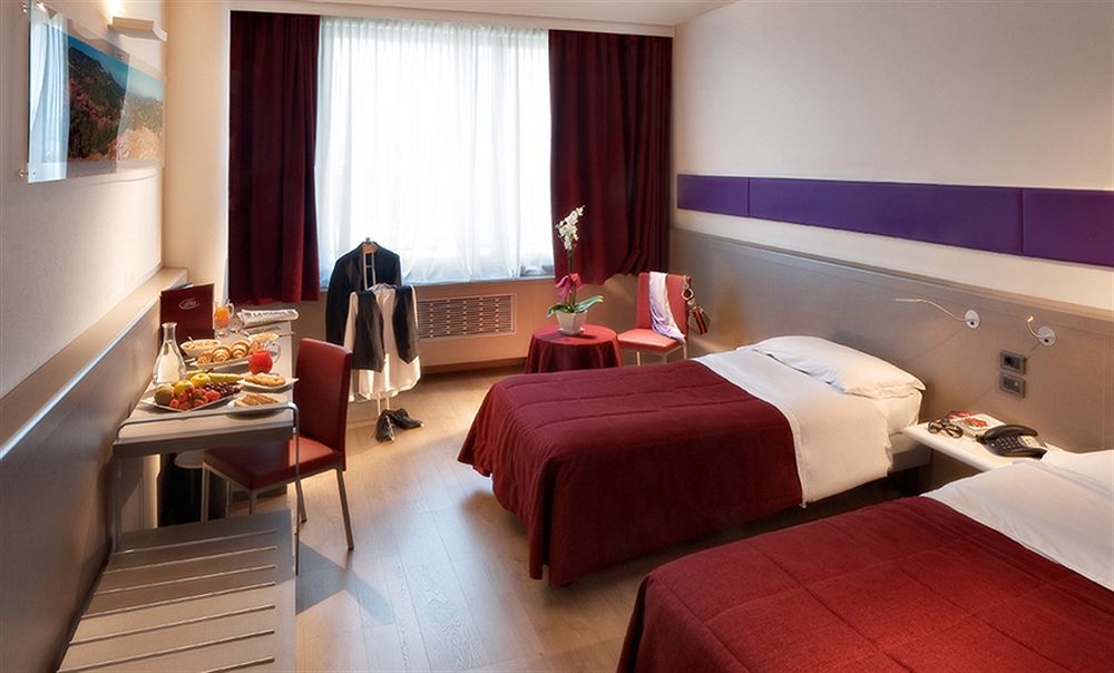 Hotel Ristorante I Castelli Alba  Esterno foto